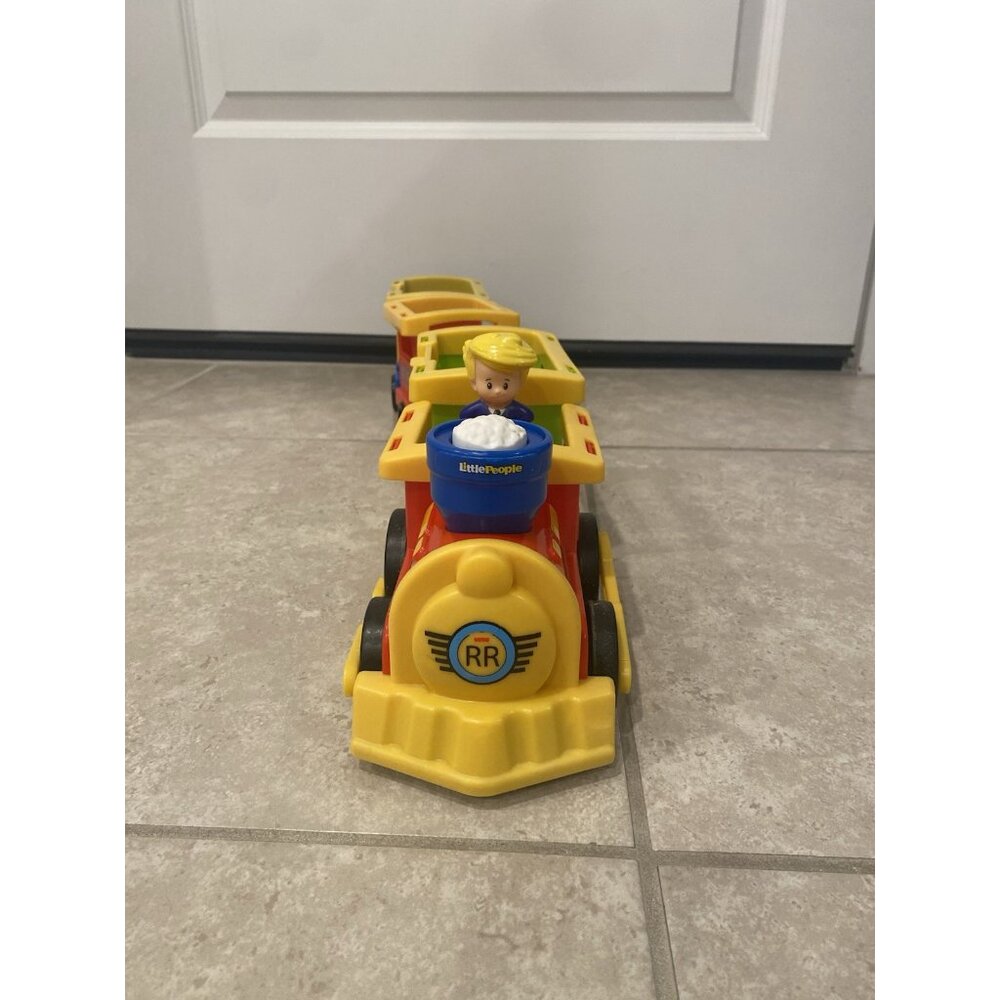 Fisher Price Little People Load & Go Train Engine 2012 - Picture 3 of 5